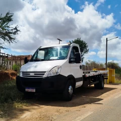 Caminhão guincho de Ninho Guincho  em Utinga - BA