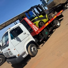 Caminhão guincho de ZUFCAR GUINCHO AUTO SOCORRO  em São Joaquim da Barra - SP